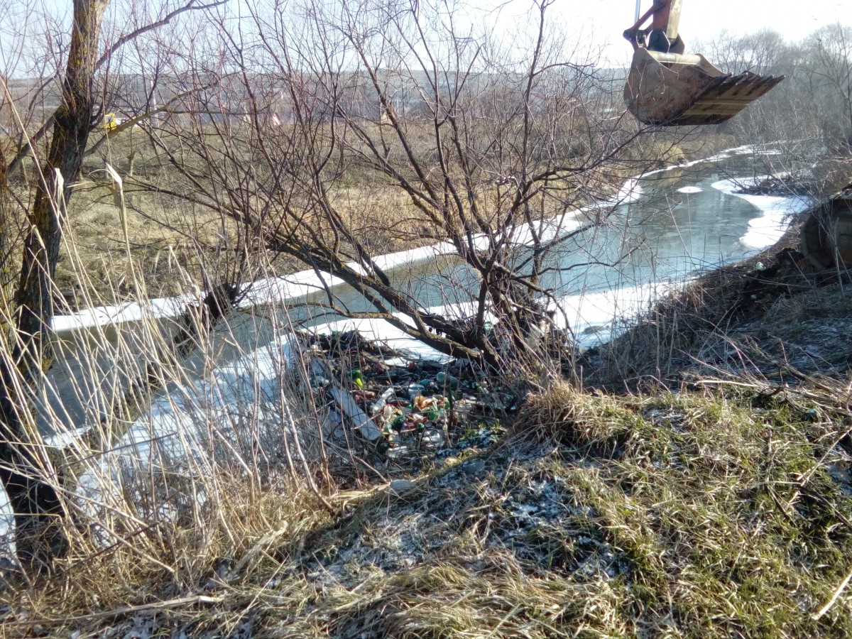 FOTO | Curățenie pe Cibin, în urma sesizării pescarilor