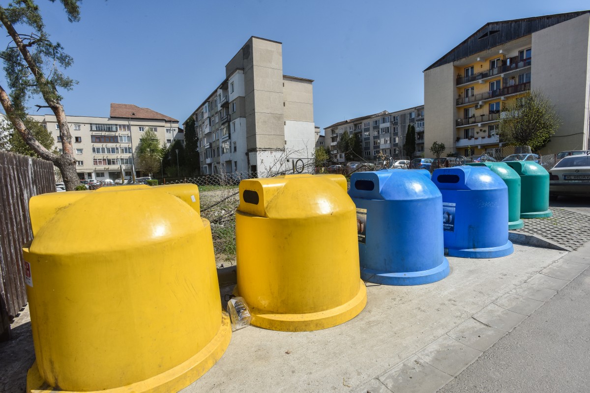 Ține Sibiul curat! Care sunt deșeurile care trebuie aruncate în igloo-ul/container-ul/pubela albastră (CP)
