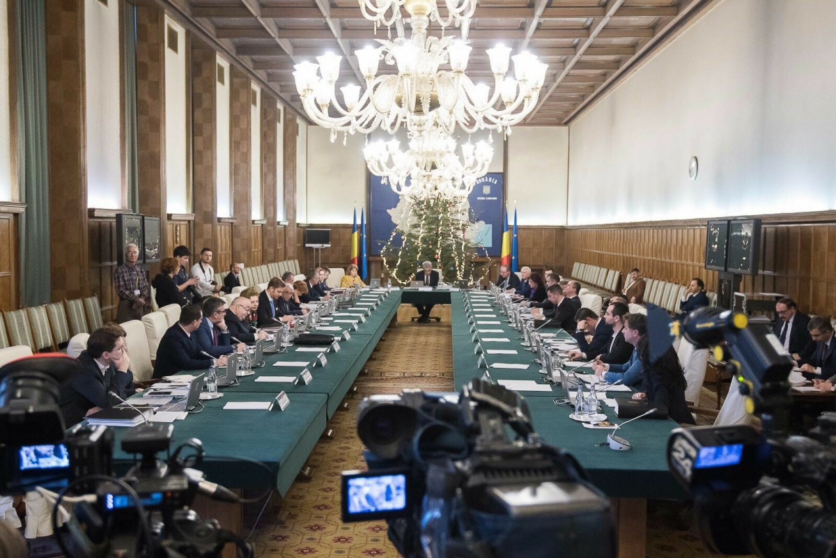 Tinerii dezavantajaţi se vor putea angaja, timp de 24 de luni, în instituţiile publice locale