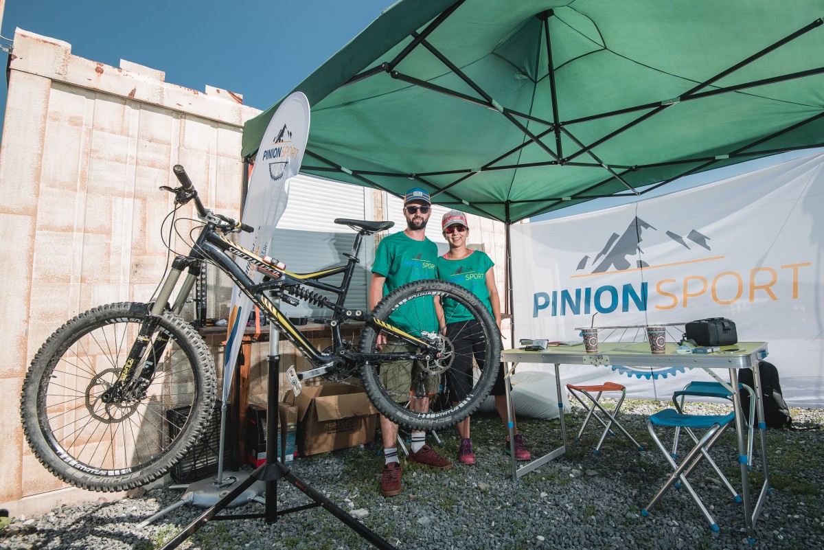 Pinion Sport, pentru sibienii care iubesc mișcarea. „Vara reparăm biciclete, iarna ski-uri și snowboard-uri”