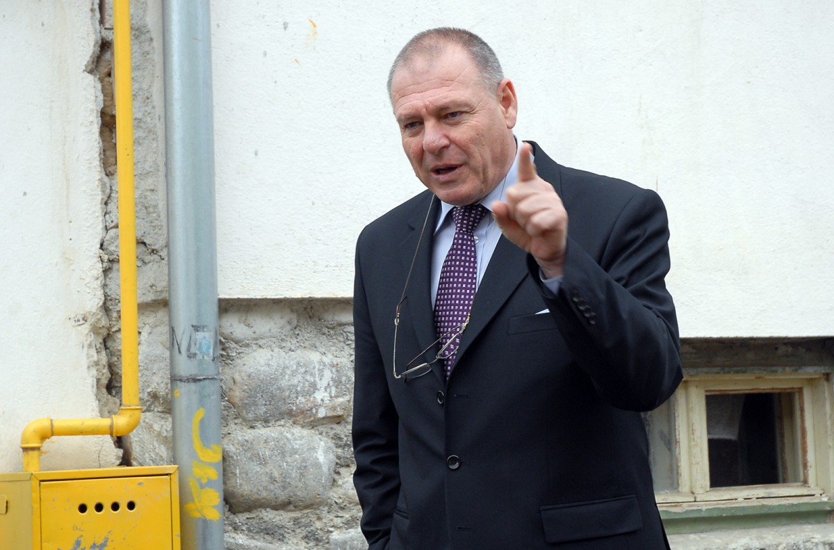 Avalanșă de cetățeni de onoare la Cisnădie. Printre propuneri, și cuscrul primarului