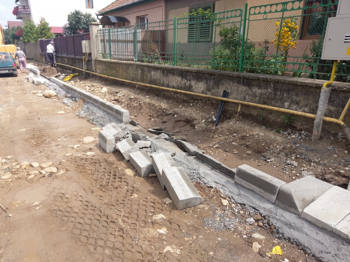 Sibieni revoltați de cum se construiesc drumurile în oraș: să nu mai existe cârpeli și lucru de mântuială