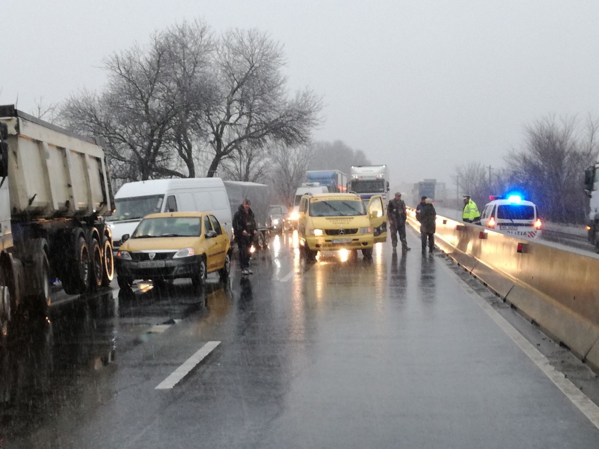 FOTO - Accident pe DN1, la Veștem. Traficul este îngreunat