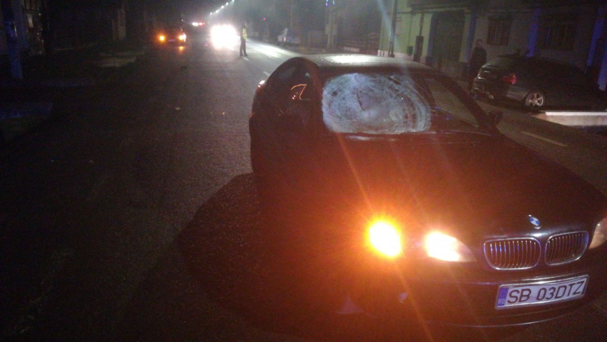 FOTO-Pieton lovit în plin de o mașină, pe DN 1, la Cristian