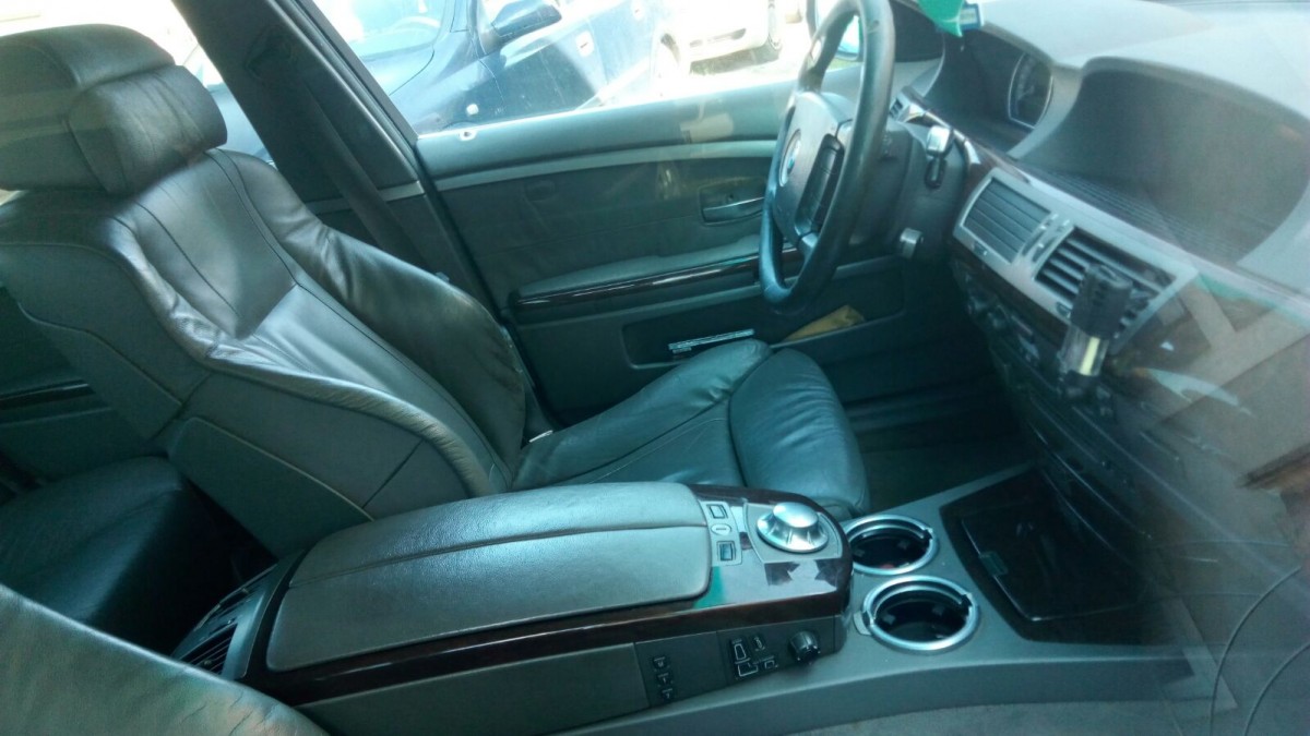 Cine aduce mașini în Sibiu: Samsar sibian acuzat că a fugit cu un BMW Seria 7