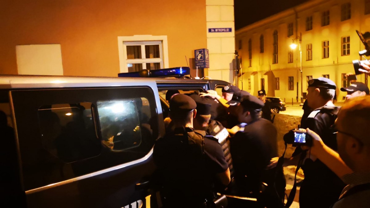 ACTUALIZARE Jandarmii au ridicat un instigator. Acesta a sunat la 112