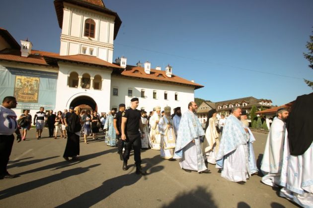 Mesajul ÎPS Laurențiu Streza de Sf. Maria. ”De foarte multe ori, luați cu valurile vieții, uităm de Maica Domnului”