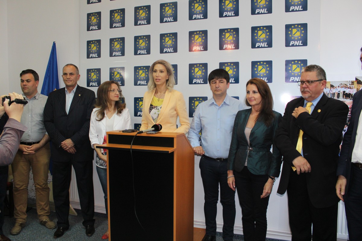 Primele negocieri FDGR – PNL. ”Vom avea președinte Daniela Cîmpean, vicepreședinți FDGR și PNL”