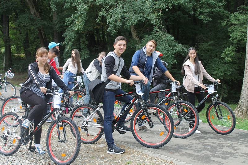 Mersul pe bicicletă promovat de APM și elevii sibieni în cadrul evenimentului “O zi fără maşină”