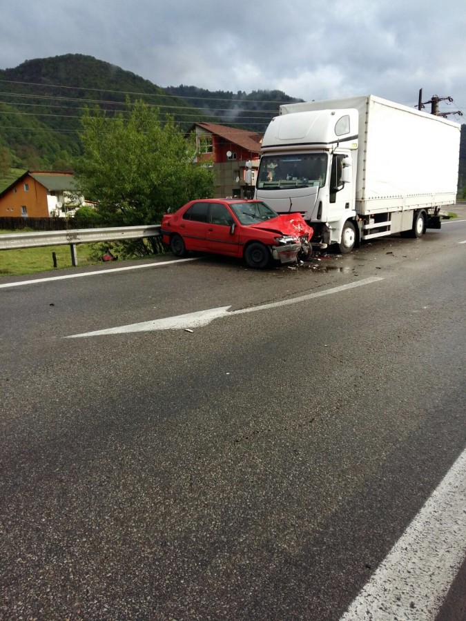 Trafic îngreunat pe Valea Oltului din cauza unui accident la Balota