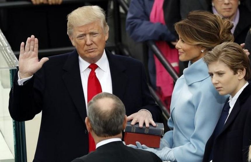 Donald Trump a devenit al 45-lea preşedinte al Statelor Unite