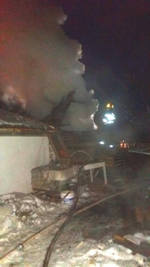 Incendiu în Biertan: a ars o anexă a unei locuințe