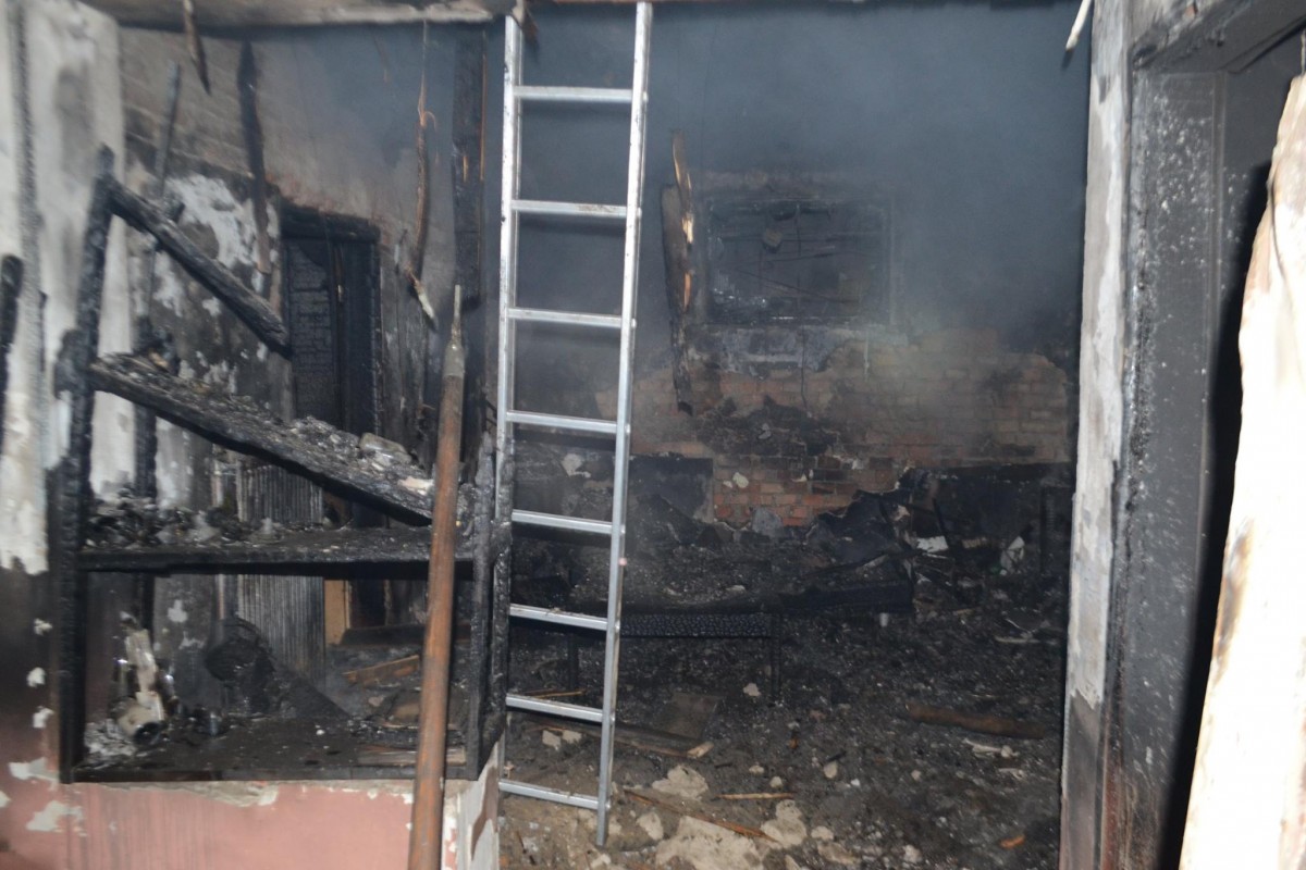 Incediu: O casă a luat foc în Lazaret