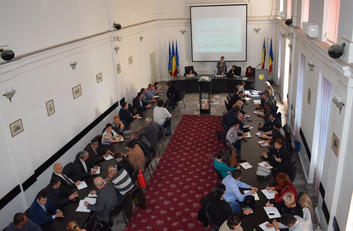 Primarii din tot județul convocați la Prefectură