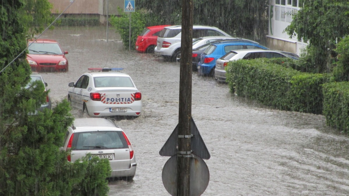 Cod galben de ploi torențiale în anumite zone din județul Sibiu