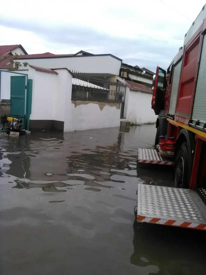 Apă Canal despre inundațiile de astăzi:  Situații speciale există pe str Turda, rampa Ștefan cel Mare și zona Pictor Brana - Șelimbăr