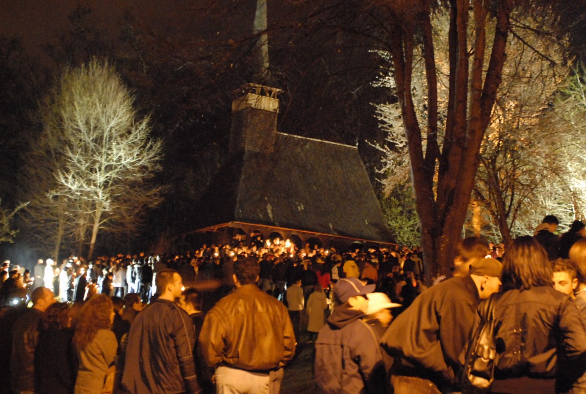 Slujbă de Înviere, în Muzeul în aer liber din Dumbrava Sibiului