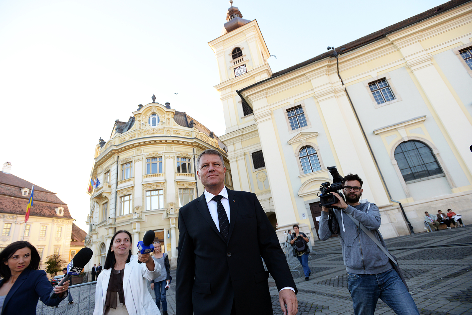Președintele Iohannis: Oamenii își doresc de la politicieni să se țină de cuvânt