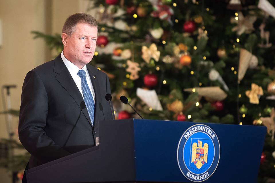 Iohannis retrimite în Parlament legea care interzice publicitatea pentru medicamente în audiovizual