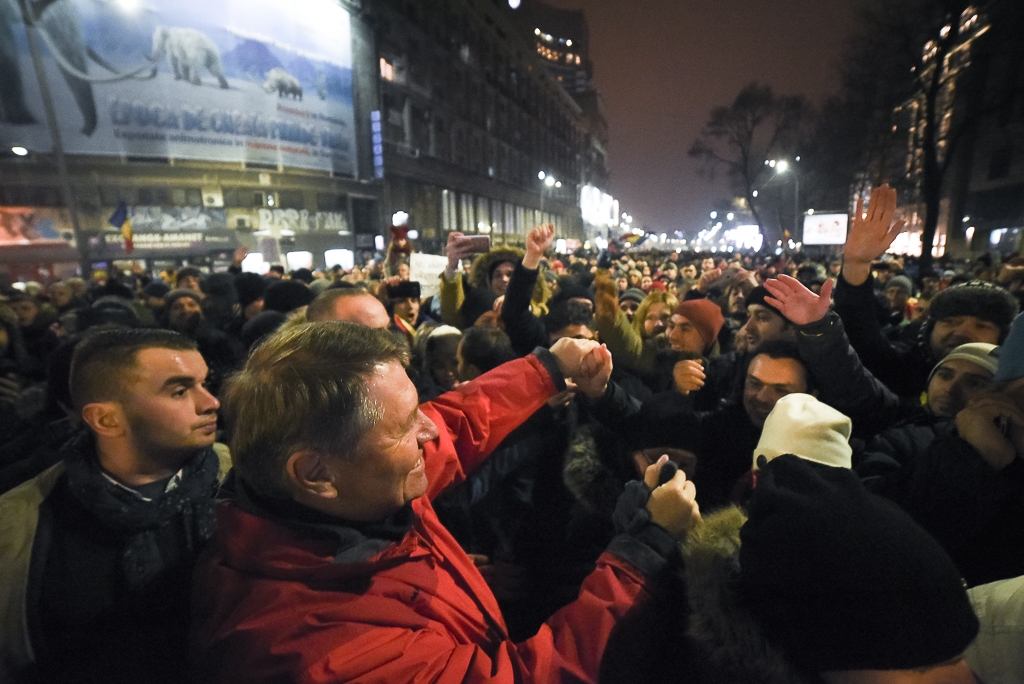 Liberalii pregătesc miting la Sibiu pentru susținerea președintelui Iohannis. ”Se pregătește o lovitură de stat”