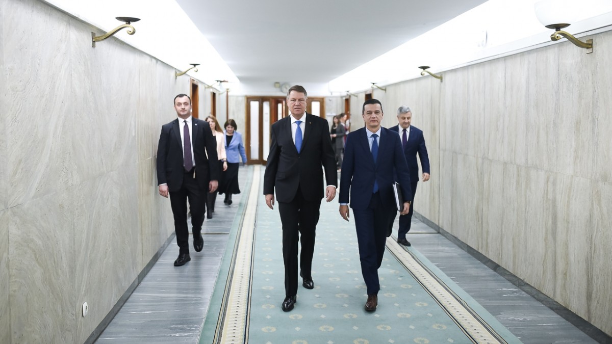 Iohannis îi cere lui Grindeanu abrogarea OUG de modificare a Codului Penal