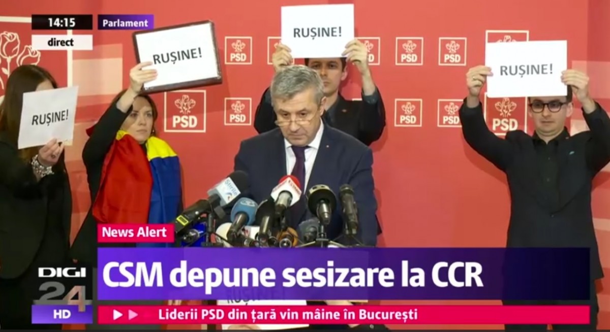 Protest USR  în timpul conferinței lui Iordache