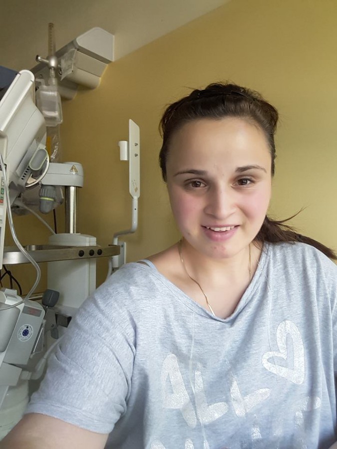 Iuliana, învățătoarea cu HTP, a ieșit din spital. Medicii o țin sub observație strictă