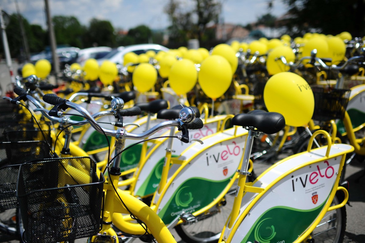 Peste 3300 de închirieri de biciclete la Cazarma 90. Sibiul ar putea avea sistem bike-sharing