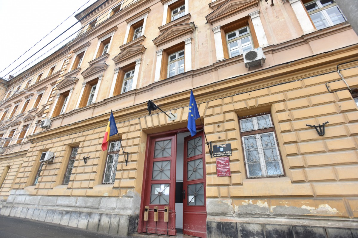Tânărul care i-ar fi bătut pe cei doi adolescenți, în Subarini, sub control judiciar