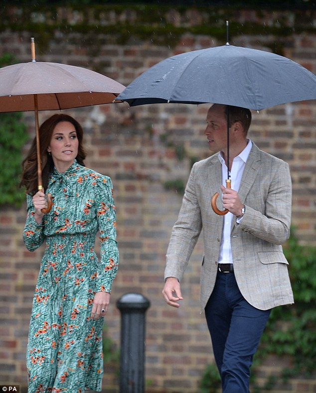 Prințul William și Kate așteaptă al treilea copil