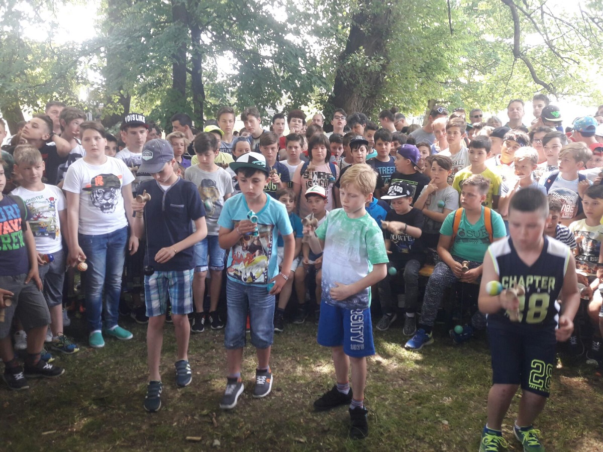 Primul concurs de kendama: peste 250 de copii și-au încercat talentul