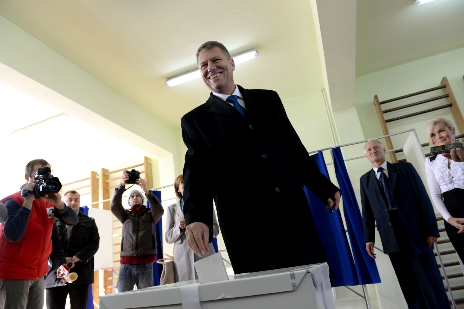 Iohannis apare pe listele electorale din Sibiu. Dar votează la București