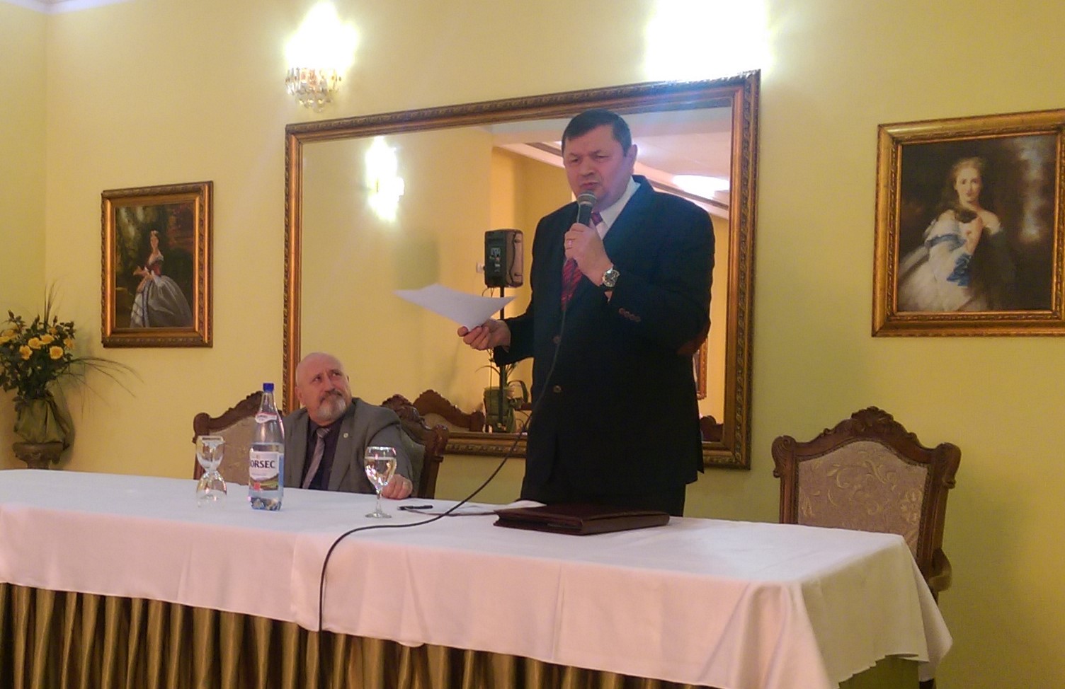 Despre 1989 la ”seara generalilor”. ”Era mai bine să ne fi cucerit cu tancurile”