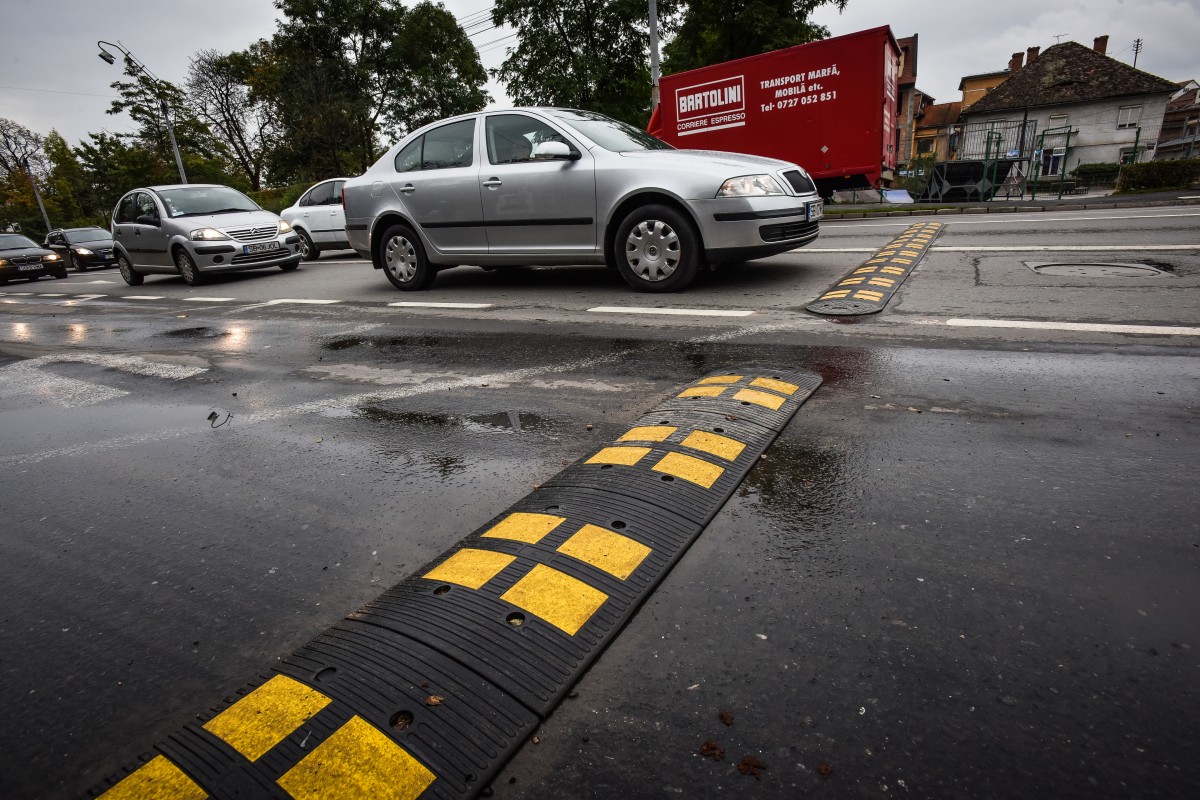Semafoare noi și limitatoare de viteză prin tot Sibiu. ”Ce vină am eu?”