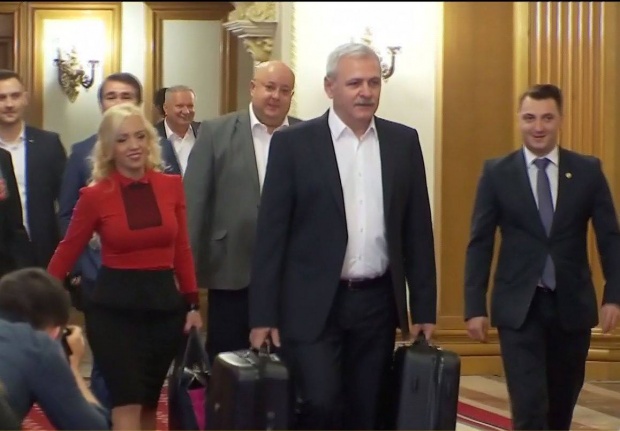 Huiduit și aclamat: Liviu Dragnea mai așteaptă sentința finală în Dosarul angajărilor fictive din Teleorman