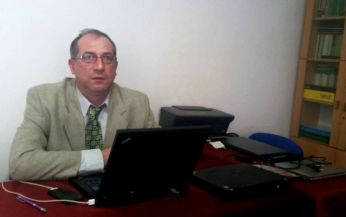 Liviu, universitarul care și-a pierdut vederea. Și care ajută acum nevăzătorii să perceapă o imagine