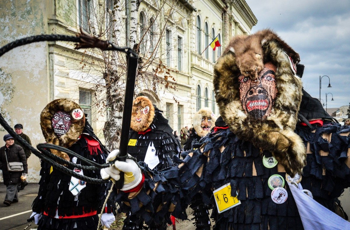 Peste 300 de lole cuceresc Piața Mare la sfârșitul lunii