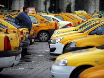 Legea transportului în regim de taxi şi de închiriere va fi modificată. Care sunt noile reglementări privind cazierul taximetriştilor