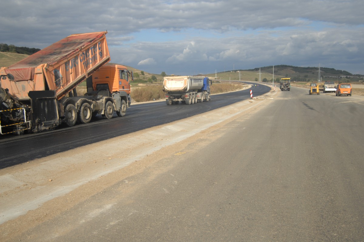 Au fost desemnați constructorii pentru încă 55 de km din Autostrada Transilvania