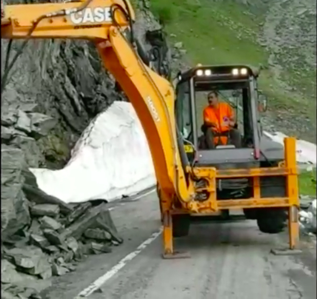 VIDEO-Ultimele pregătiri pe Transfăgărășan pentru deschidere