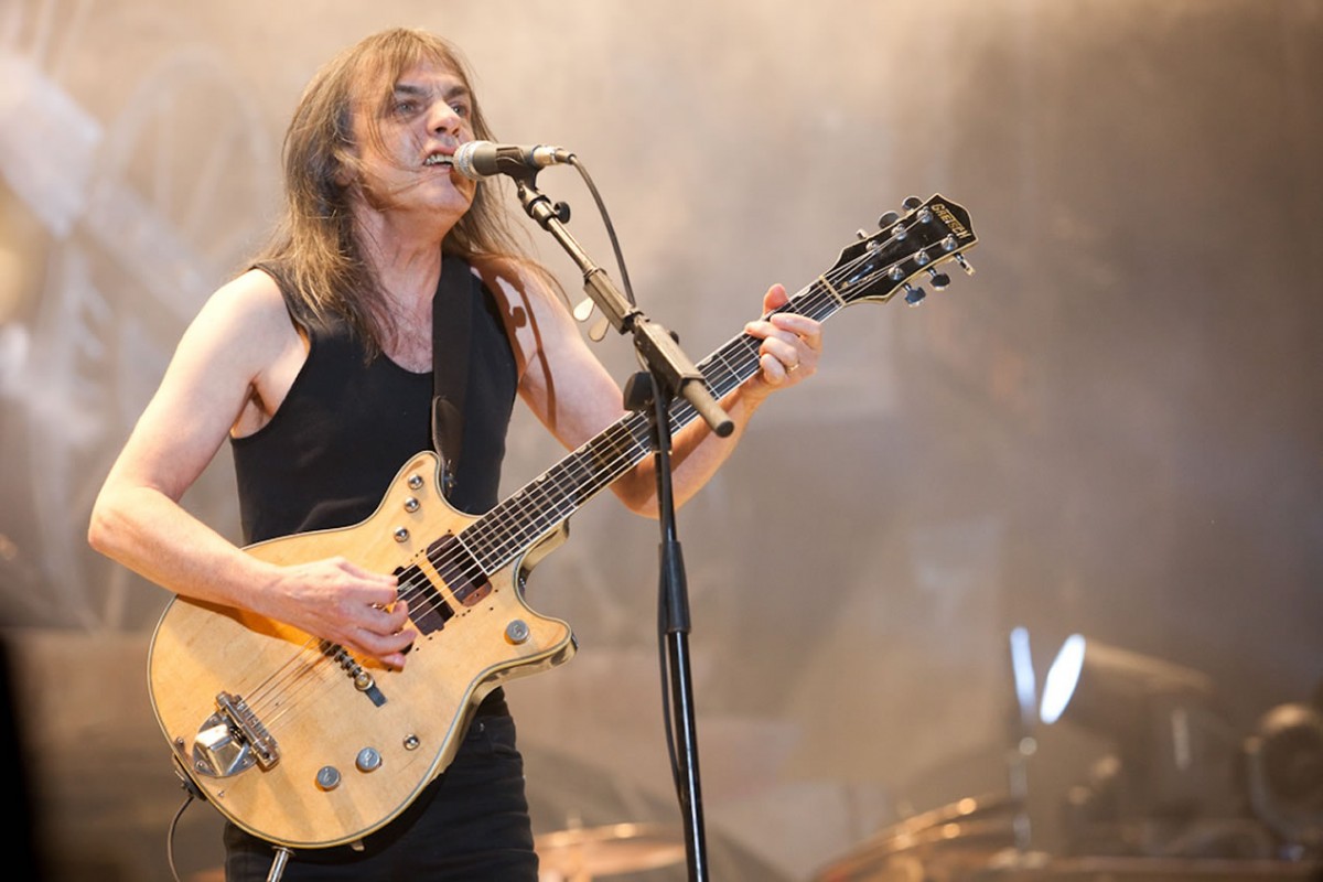 Malcolm Young de la AC/DC a murit