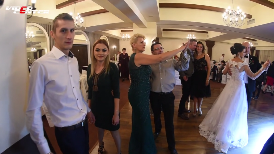 Mannequin Challenge la Sibiu. Provocarea anului, preluată de doi miri