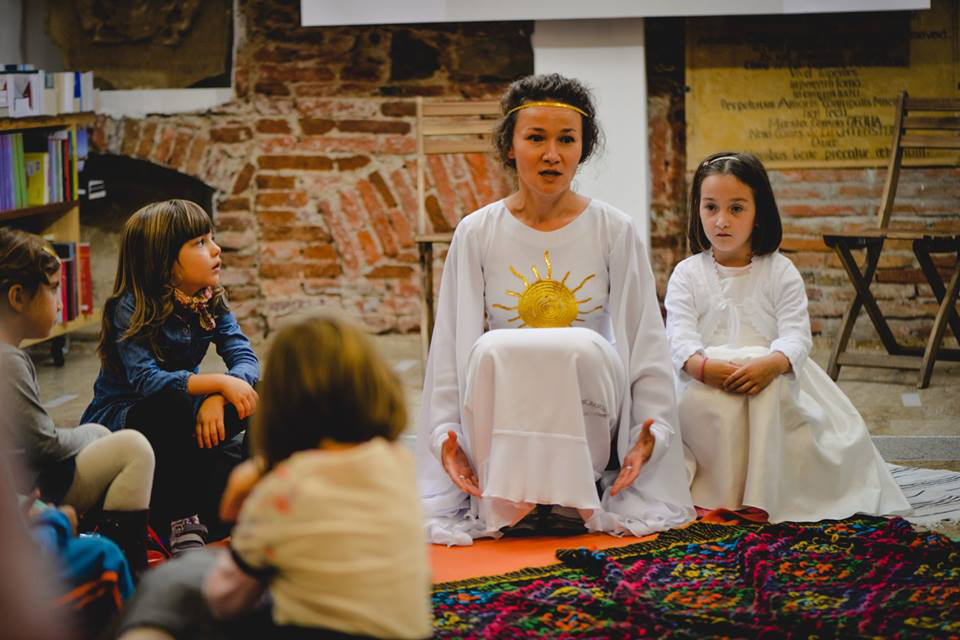 Marciana Moiș, povestitoare: ”Avem nevoie de povești, să ne reconectăm la înțelepciunea strămoșilor noștri, avem nevoie de rădăcini”
