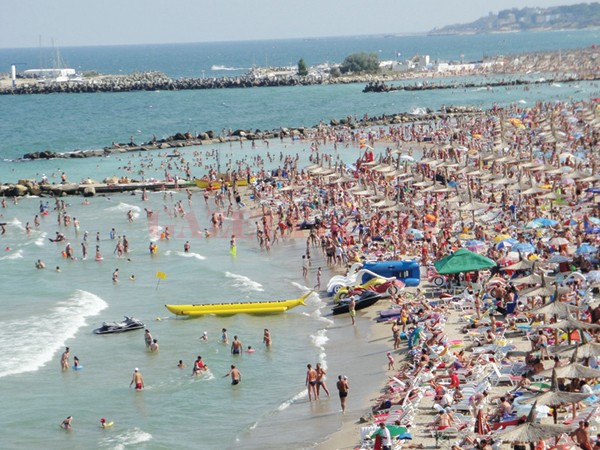 Angajaţii de la stat vor primi vouchere de vacanţă şi anul viitor