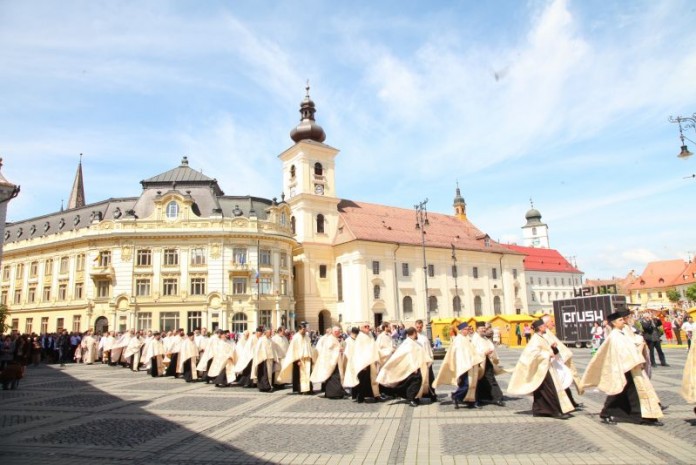Nouă parohii caută preot paroh, în județul Sibiu