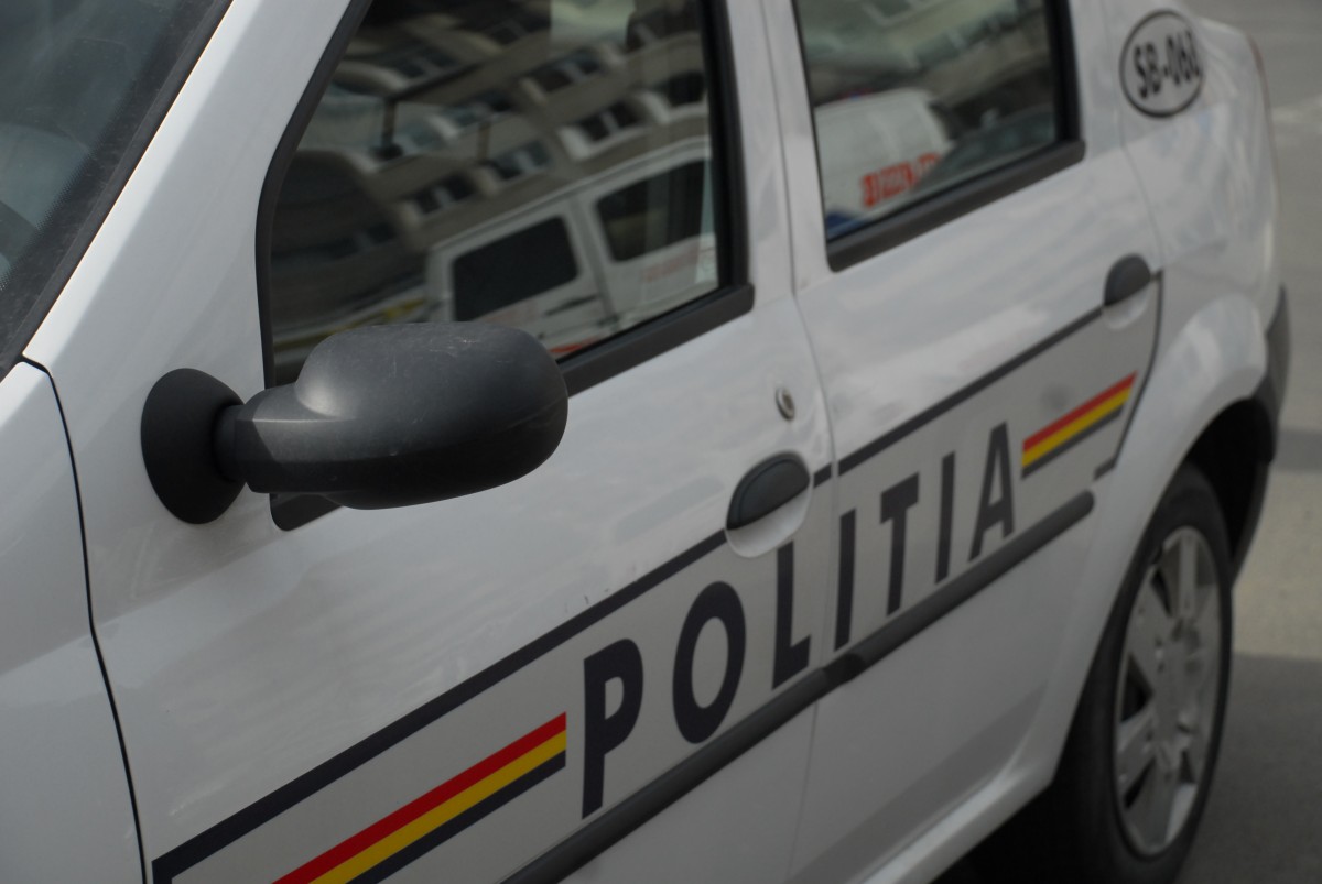 Polițiștii sibieni au deschis dosare penale, pentru doi minori, de 12 și 16 ani