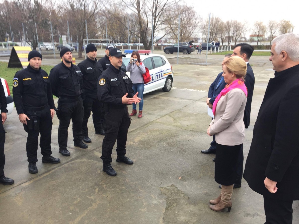 VIDEO Ministrul Internelor vizitează Centrul chinologic de la Sibiu