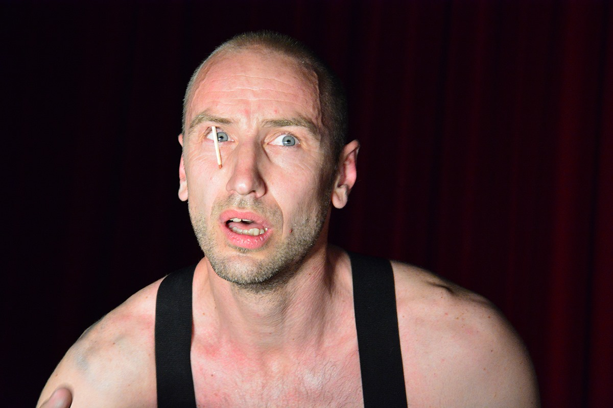 Spectacol de teatru-dans marca Microbis: „Vreau să arăt lumii ce înseamnă să fii om bun”