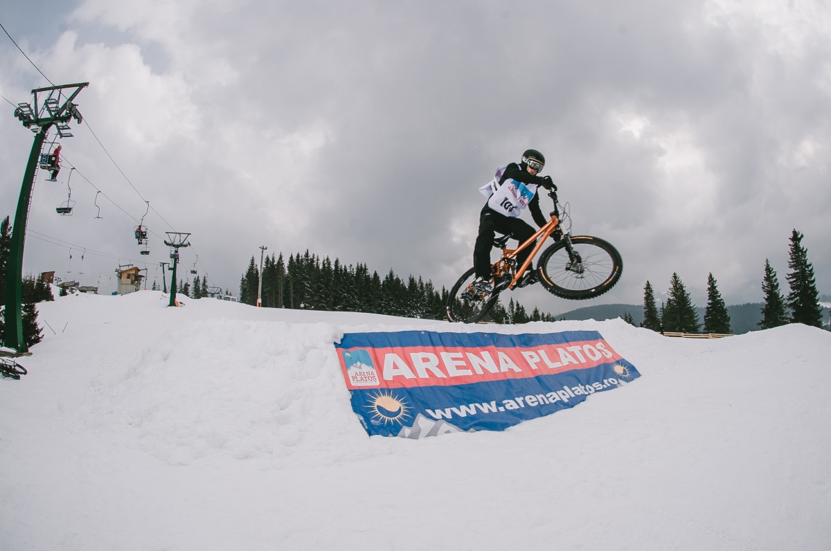 Concurs cu bicicletele pe zăpadă, la Păltiniș