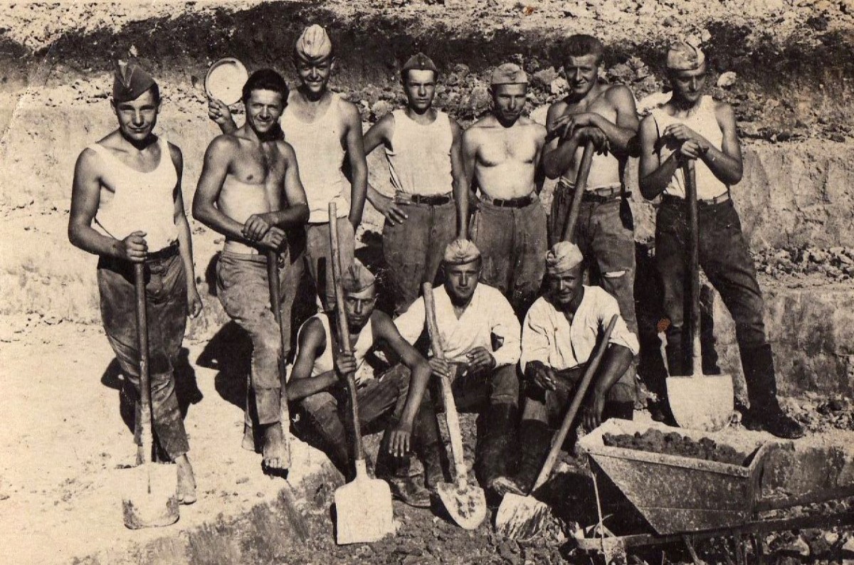 1970. Munca patriotică, în discuție la Consiliul Popular Sibiu